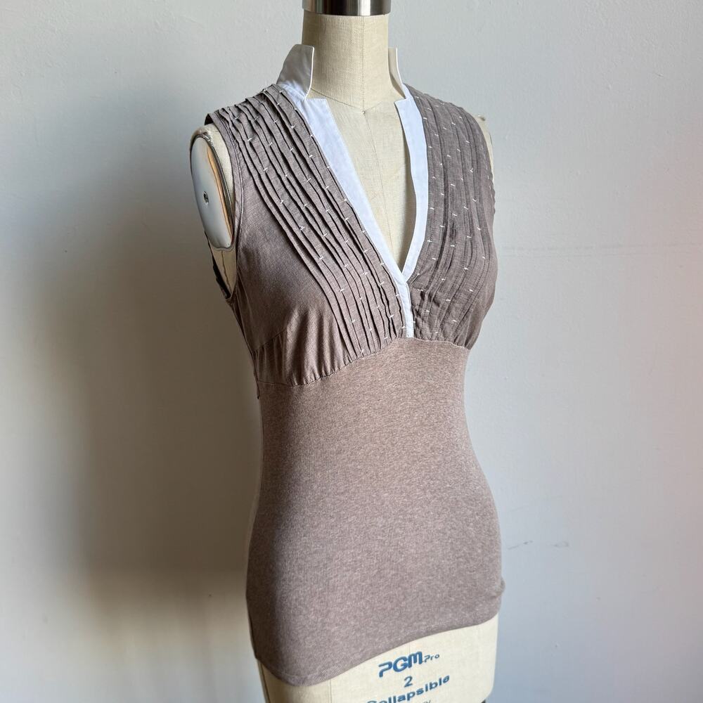 Vintage Y2K BRUNELLO CUCINELLI Taupe V-neck Sleeveless Blouse